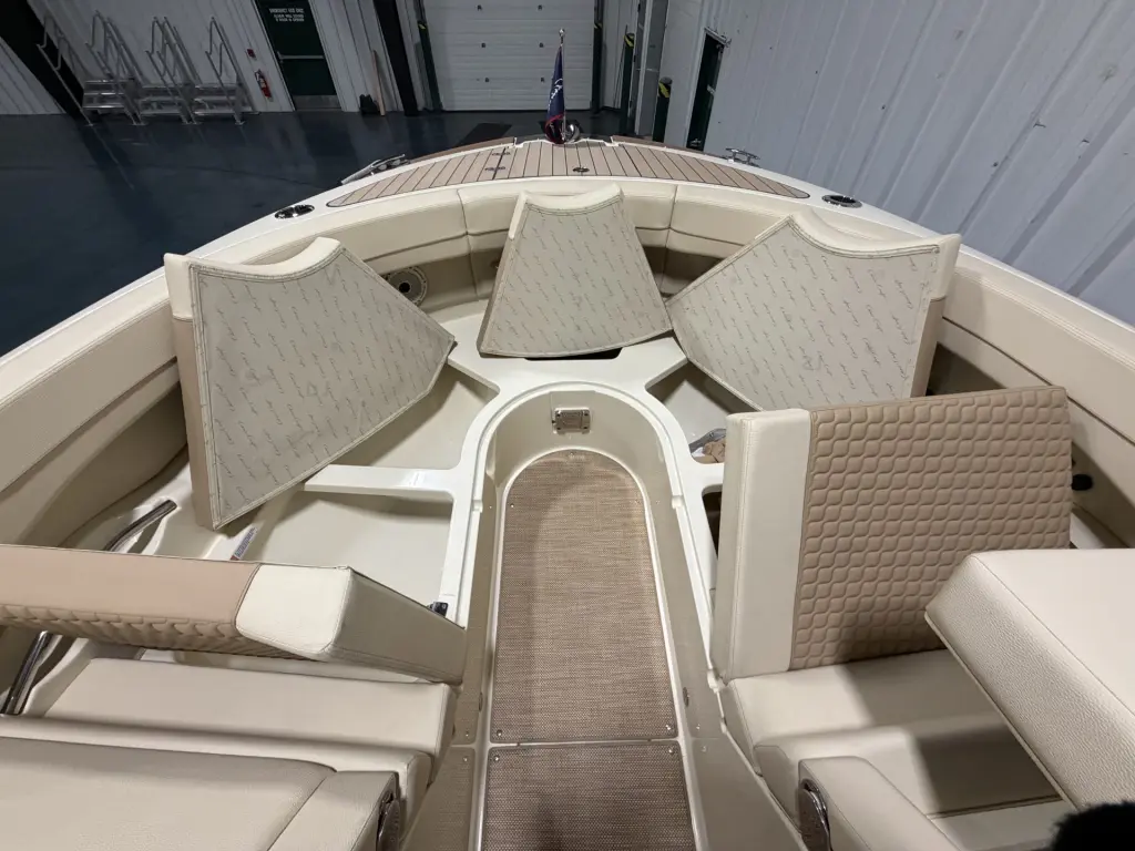 2021 CHRIS-CRAFT LAUNCH GT 31 - photo 11