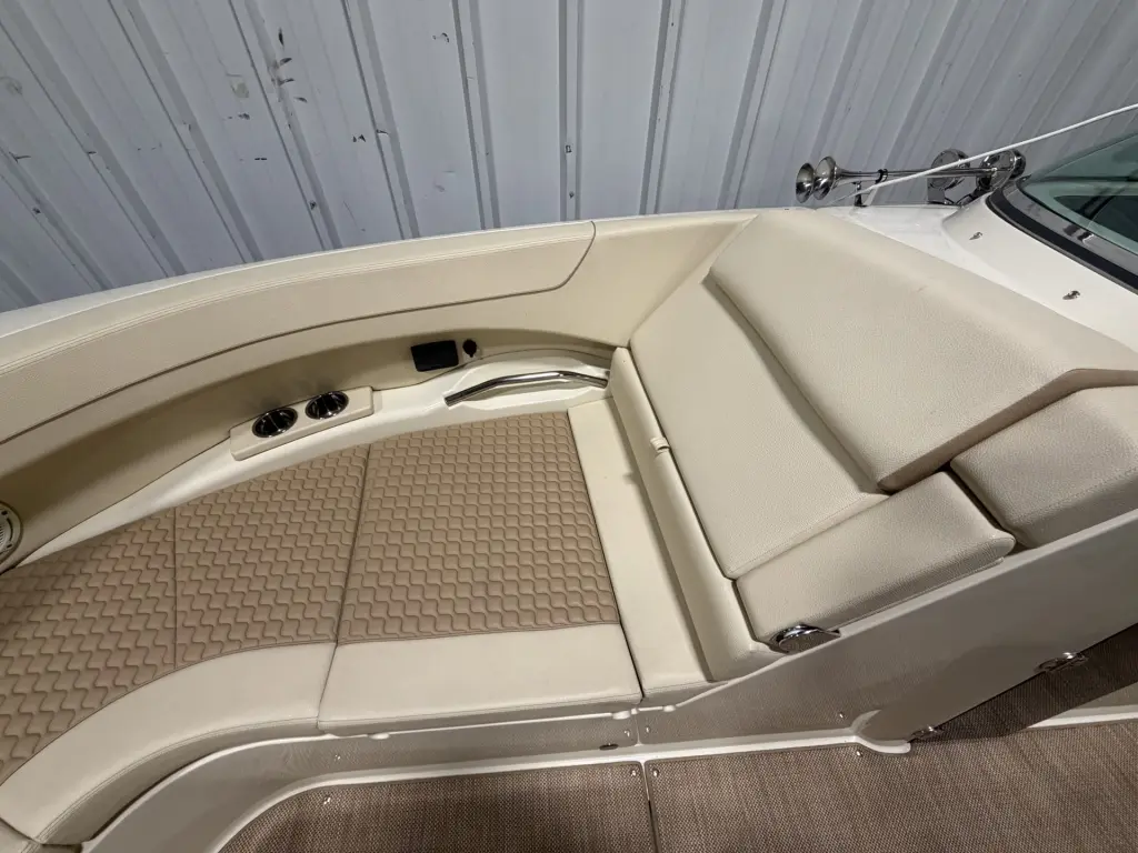 2021 CHRIS-CRAFT LAUNCH GT 31 - photo 12