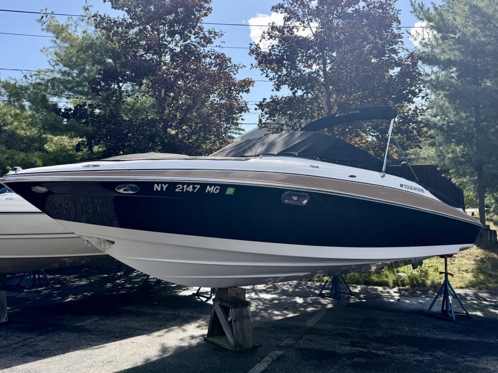 2009 FOUR WINNS FW240H - photo 1