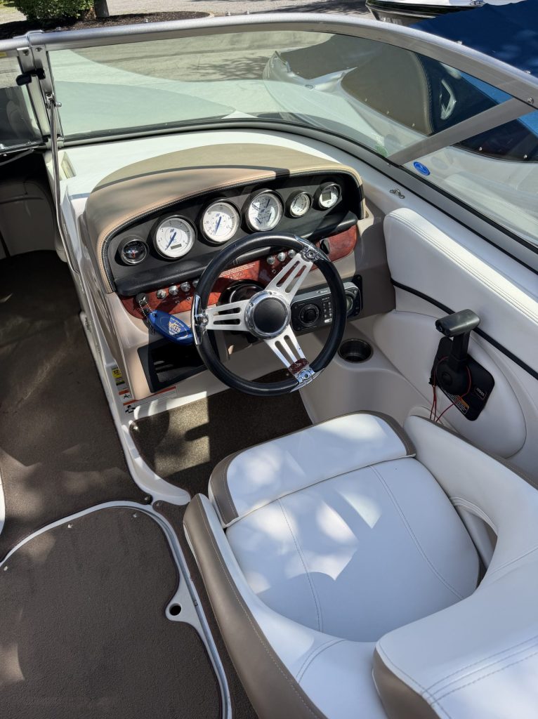 2009 FOUR WINNS FW240H - photo 8