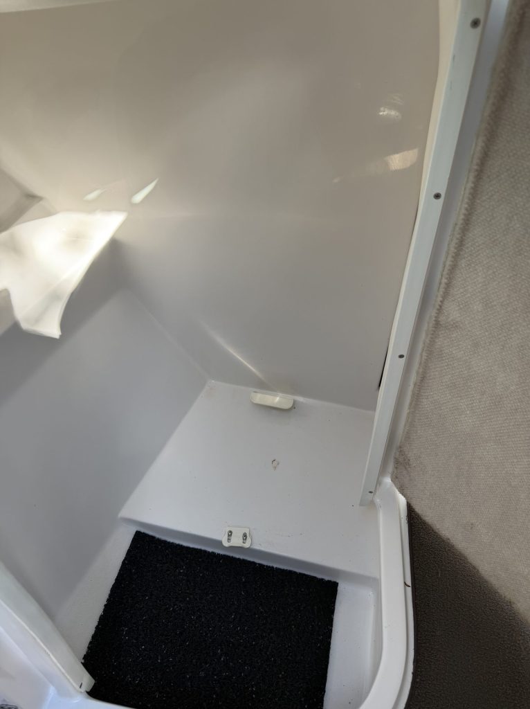 2009 FOUR WINNS FW240H - photo 11
